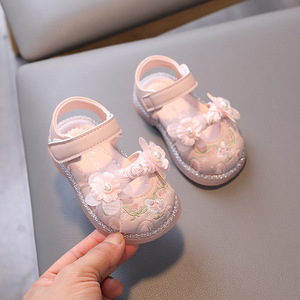 Nouvelles sandales brodées pour bébé princesse, chaussures de marche à semelle souple, sandales Baotou pour tout-petits, sandales d'extérieur pour filles - Product Image 3