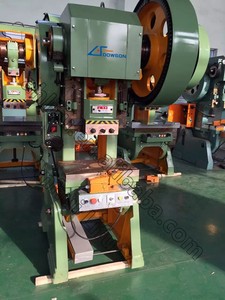 Pressa Idraulica CNC Durmark 25T J23-25 con Alimentatore Automatico Servo, Stampo Progressivo, Cuscinetto, Motore, Pompa, Alta Produttività - Product Image 5