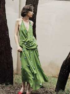 เสื้อคลุมไหล่แบบผูกคอ คอวีลึก แขนกุด สีเขียว ประดับเลื่อม สำหรับผู้หญิง สไตล์โบฮีเมียน เหมาะสำหรับวันพักผ่อน ทรงหลวม ผ้าคลุมไหล่แบบไม่สมมาตร - Product Image 2