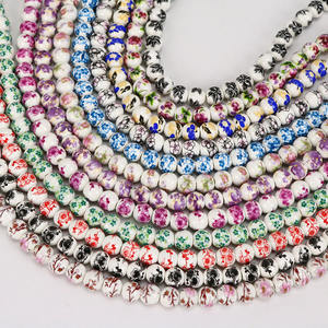 Cuentas redondas de flor de ciruelo de porcelana blanca azul de cerámica pintada a mano, cuentas florales de flor de peonía blanca azul de China Chinoiserie - Product Image 1