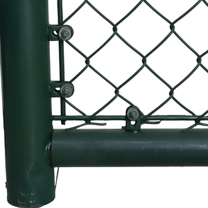 Clôtures en fil barbelé robustes pour les lieux sportifs, gardiens de sécurité durables, zones de jeux pour écoles, terrains de football - Product Image 5