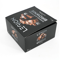 Boîte en carton noire avec impression de la marque Silver Font pour 8 brownies protéinés faibles en glucides, emballage cadeau
