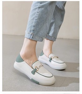 Nouveau Style automne sans lacet paresseux mocassins femmes décontracté chaussures blanches Jiangxi gros <span class=keywords><strong>pied</strong></span> <span class=keywords><strong>large</strong></span> plat <span class=keywords><strong>grande</strong></span> <span class=keywords><strong>taille</strong></span> bouche peu profonde - Product Image 2