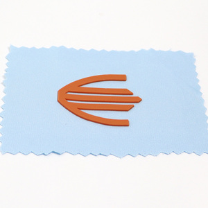 תוויות בגד גוף ברזל ללא מורם מוגבה המותג חום העברת לוגו מותאם אישית חום 3d סיליקון תווית עבור בגדים - Product Image 3