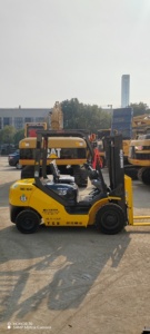 高效小松2.5吨二手柴油叉车，适用于电子和电气生产线的可靠二手叉车 - Product Image 5