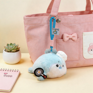 Llaveros de peluche de nutria de la serie <span class=keywords><strong>Chef</strong></span>, suaves y adorables, con <span class=keywords><strong>mini</strong></span> sartén, para decoración de mochilas y bolsos, venta al por mayor - Product Image 2