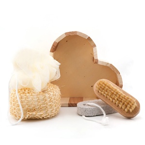Prácticas esponjas pequeñas Luffa en forma de corazón elegante depurador de baño de pies cuidado juego de almohadillas de madera herramientas de maquillaje limpiador para Hotel Spa - Product Image 3