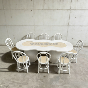 Mesa de Jardín de Mimbre con Diseño de Cacahuete Mágico, Color Blanco Pastel, 8 Asientos, para Fiestas Infantiles, Eventos, Alquiler para Salas de Juego - Product Image 1