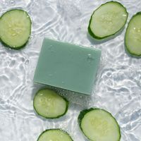 Savon en barre fait à la main solide concombre à base de plantes traitement à froid rafraîchissant la peau nettoyage savon de bain cadeau Souvenir Options de gros