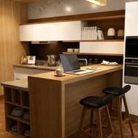 Meubles de cuisine modulaires modernes et minimalistes en verre laqué et imitation bois, en forme de L, sur mesure, avec îlot central