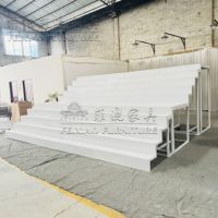 Nouvel escalier stable blanc en fer à usage public en métal extérieur pour mariage