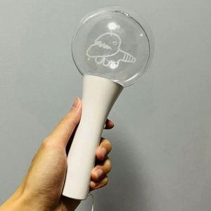 Venta al por Mayor de Barras Luminosas Fluorescentes de Acrílico LED de Plástico, 15 Colores, Portátiles, para Conciertos, con Logotipo y Patrón Personalizados - Product Image 3