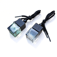 Diffuseur de parfum pour voiture de luxe personnalisé avec logo, flacon en verre noir rechargeable de 8 ml, désodorisant suspendu, huile essentielle
