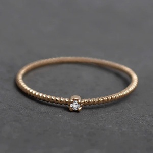 Anillo chapado en oro de Moissanite de diseño único natural - Product Image 2