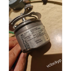 1 unidad de codificador Baumer AMG77 S S24 S2048 nuevo - Product Image 1