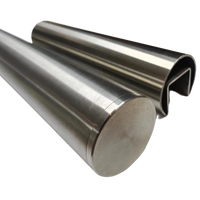 Poteaux de balustrade, barres et tubes en acier inoxydable de haute qualité au design moderne pour balustrades, mains courantes et rampes d'escalier