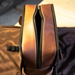 Trousse de Toilette en Cuir Personnalisée Haut de Gamme – Design Élégant, Spacieuse, Organisateur de Voyage, Fermeture Éclair, Sac Cosmétique Portable – Vente en Gros - Product Image 2