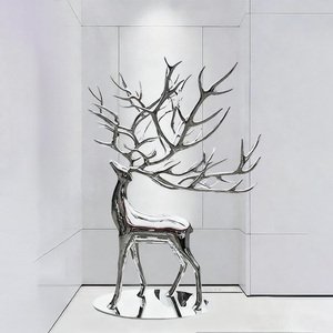 Escultura de ciervo Sika de fibra de vidrio personalizada, estatua artística de estilo de dibujos animados con galvanoplastia pintada a mano - Product Image 1