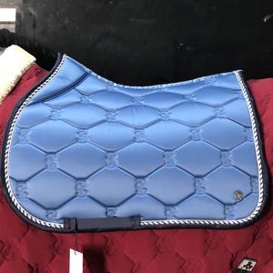 Aksesoris kuda produsen penunggang kuda Set bantalan sadel Logo kustom bantalan sadel balap gaun berlapis warna polos - Product Image 1