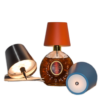 Lampe de table LED flexible moderne en fer, alimentée par batterie, rechargeable sans fil, commande tactile, design simple, décoration de bar de luxe