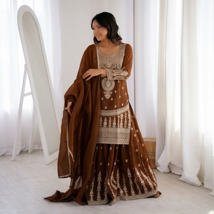 Traje Palazzo de Seda Suave y Elegante para Mujer, Completamente Cosido, con Bordado de Lujo, Kurta y Dupatta - Product Image 1