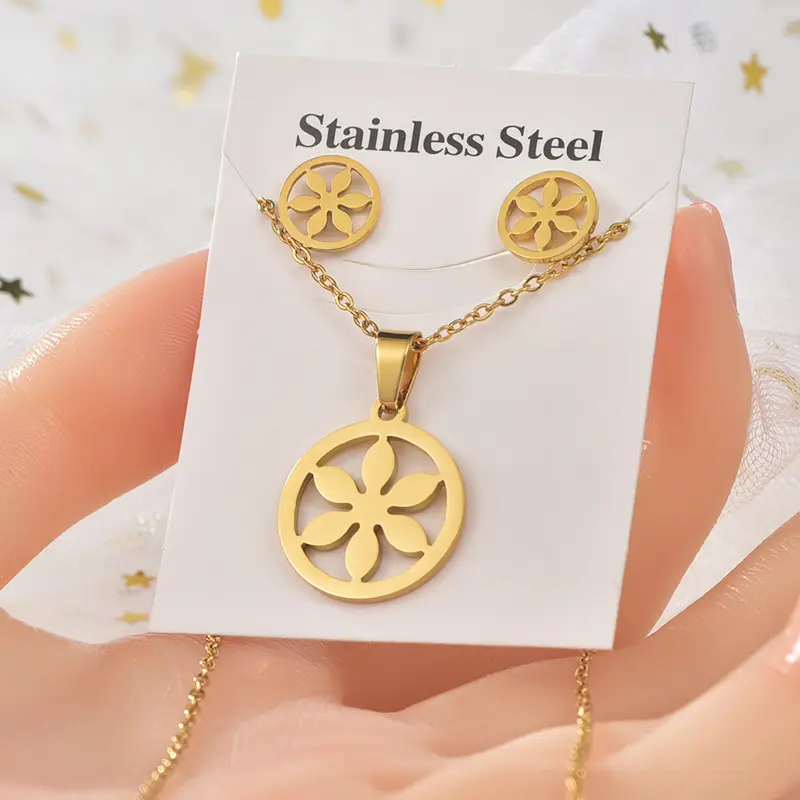 Simple Design Non Tarnish Gold Plated Stainless Steel Flower Heart Star Ladies Jewelry Necklaces and Earrings