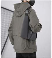 2025 nouvelle mode mince intercalaire Nylon PU sac à bandoulière personnalisé Triangle étanche antivol sac de poitrine léger toutes les tailles