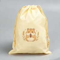 Housse de protection réutilisable pour vêtements en tissu non tissé, motif dessin animé simple, fermeture à cordon, logo personnalisé, directement de l'usine