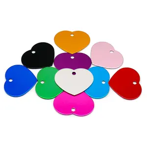 Etiquettes vierges en aluminium pour chien, forme personnalisée, arc-en-ciel coloré, bon marché, pendentif en forme de cœur, vente en gros