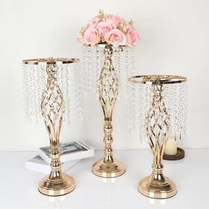 Alat peraga pernikahan jalanan elektroplating dekorasi meja T makanan Barat ornamen simpul adonan goreng besi tempat lilin kristal baru - Product Image 1