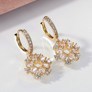Orecchini Pendenti a Forma di Girasole per Donne, Gioielli Scintillanti con Motivi Floreali - Product Image 6