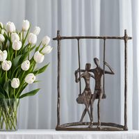 Gietijzeren moderne kunst sculptuur romantisch koppel standbeeld decoratie cadeau voor Valentijnsdag jubileum huis kantoor bureau decoratie