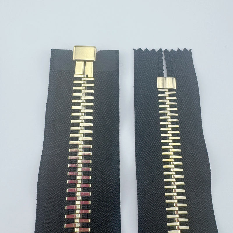 Buy In Bulk Riri Zipper Dual-Color Auto-Lock Design | Alibaba.com