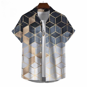 Camisa de Manga Corta para Hombre con Estampado Geométrico Degradado de Hexágonos, Camisa con Botones y Detalles Dorados para Uso Formal e Informal - Product Image 1
