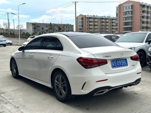 <span class=keywords><strong>Mercedes</strong></span>-Benz A180L 1.3T <span class=keywords><strong>2022</strong></span> de segunda mano, sedán de gasolina, transmisión automática Turbo DCT, 5 asientos, asientos de cuero, techo corredizo, edición deportiva - Product Image 5