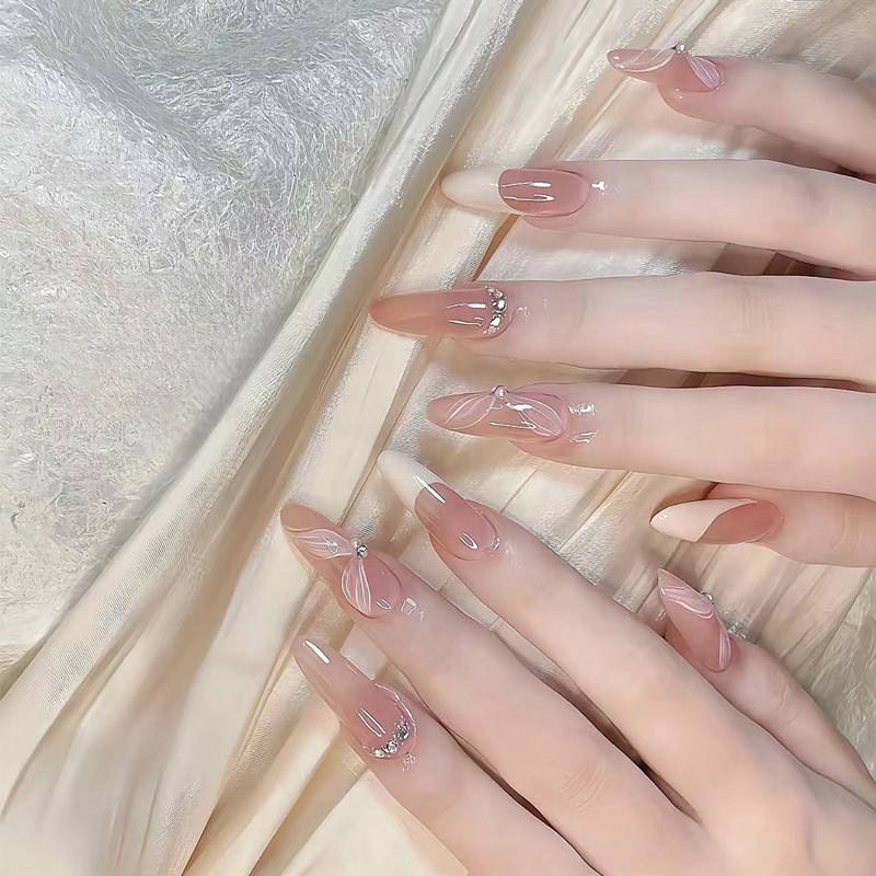 Par 1378, des mains tendres et douces comme des saules.