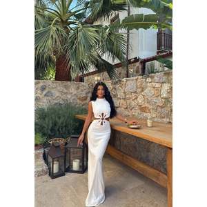 Vestido de Novia de Encaje Blanco con Detalle de Anillo, Vestido de Baile Largo, Estilo Sirena, Cola de Capilla Alta, Materiales Personalizables para Bodas y Fiestas Nupciales - Product Image 6