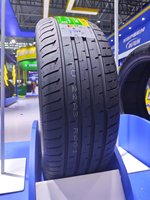 Pneus radiaux super haute performance pour voitures de tourisme Pneus EV neufs tailles 215/55ZR17 215/55ZR18 235/45ZR18 245/45ZR18