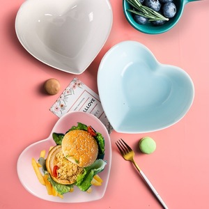 Mini plat à sauce en céramique en forme de cœur, vaisselle de cuisine pour assaisonnements, bols à condiments, bols à trempette, plats de service pour collations, pour fêtes - Product Image 1