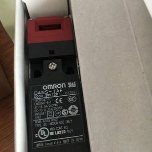 Interruptor de Puerta Omron D4NS-1AF 3A 240VAC DC 250V IP67 para Uso en Interiores - Product Image 1