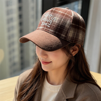 Topi Bisbol Bordir Motif Kotak-kotak Jepang Unisex, Dapat Disesuaikan, 6 Panel, Visor Berhuruf, untuk Musim Gugur dan Musim Dingin, Gaya Kasual