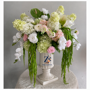 Centro de Mesa Clásico Hecho a Mano con Anthurium Verde y Blanco Natural, Bola de Flores Artificiales para el Día de los Inocentes, Flor para Boda - Product Image 1