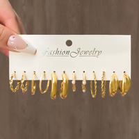 KISSWIFE Juego de Aretes de Aro Colgantes con Perlas en Color Dorado, Aretes Grandes de Metal con Círculo Hueco para Mujer, Joyería de Moda Chapada en Oro