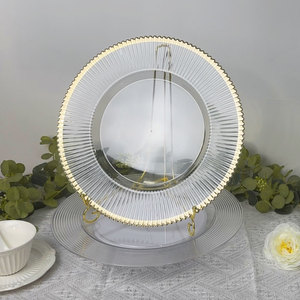 Assiette de présentation en acrylique texturé transparent de 13 pouces avec bord doré pour mariage, dîner, fête - Product Image 6