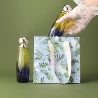 Sacs cadeaux en papier à imprimé floral personnalisé avec poignées en ruban, sacs de shopping de luxe recyclables pour mariage/fête, OEM ODM