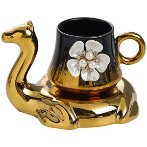Ensemble de 6 tasses et 6 assiettes à café électroplaquées de style européen, motif floral créatif, en céramique, avec motif chameau - Product Image 5