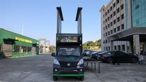 Camion FOTON 4*2 LHD RHD avec écran LED personnalisé, véhicule publicitaire mobile de petite taille Foton à vendre - Product Image 3