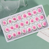 Fournisseurs actifs de têtes de roses conservées 2-3 véritables roses naturelles pour toujours pour la décoration intérieure ou l'arrangement de mariage