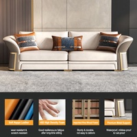 Ensemble de canapés de luxe avec table basse en marbre noir et console TV matelassée, mobilier de salon pour manoir, intégration complète pour toute la maison