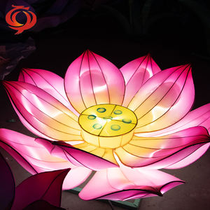 Lanterne LED en soie chinoise pour usine manufacturée décorative de fleurs de jardin colorées de festival pour Thanksgiving de remise des diplômes chinois - Product Image 4